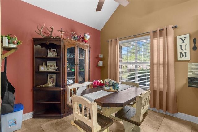 220 Pine Ln., Hattiesburg, MS 39402