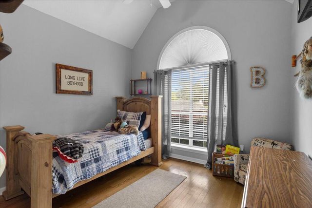 220 Pine Ln., Hattiesburg, MS 39402