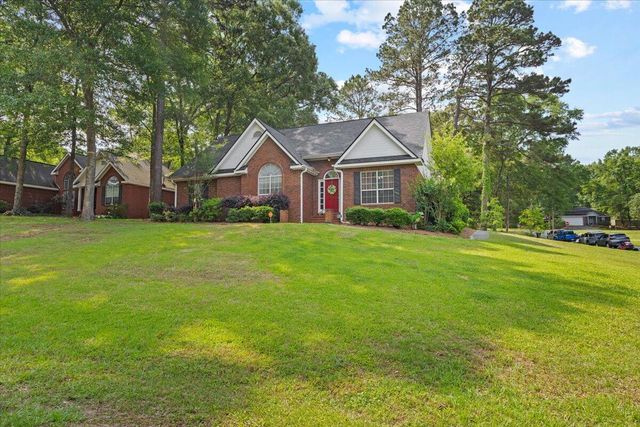 220 Pine Ln., Hattiesburg, MS 39402