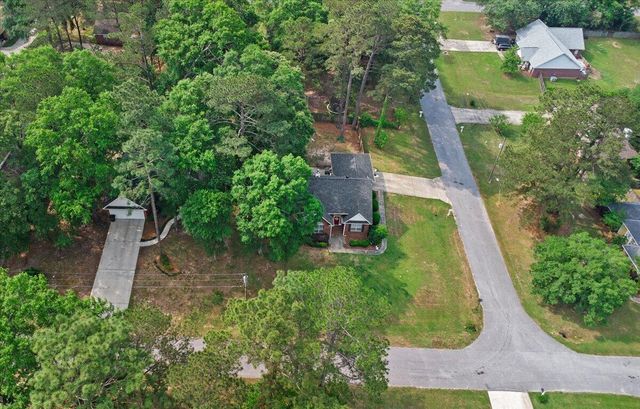 220 Pine Ln., Hattiesburg, MS 39402