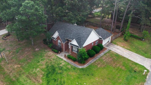 220 Pine Ln., Hattiesburg, MS 39402