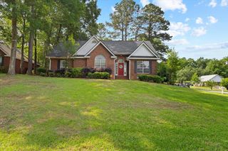 220 Pine Ln., Hattiesburg, MS 39402
