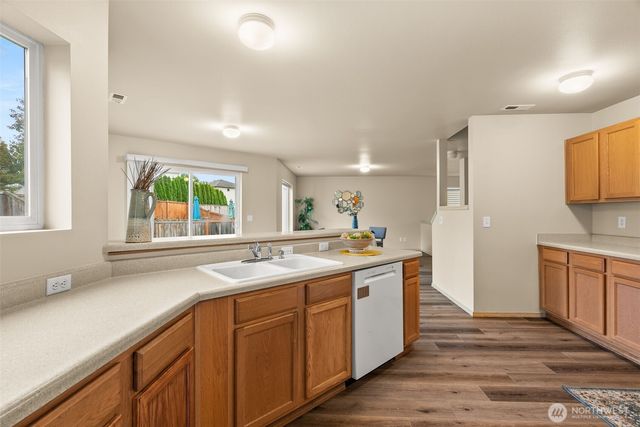 17709 Silver Creek Avenue E, Puyallup, WA 98375