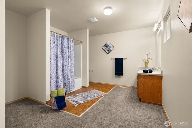 17709 Silver Creek Avenue E, Puyallup, WA 98375