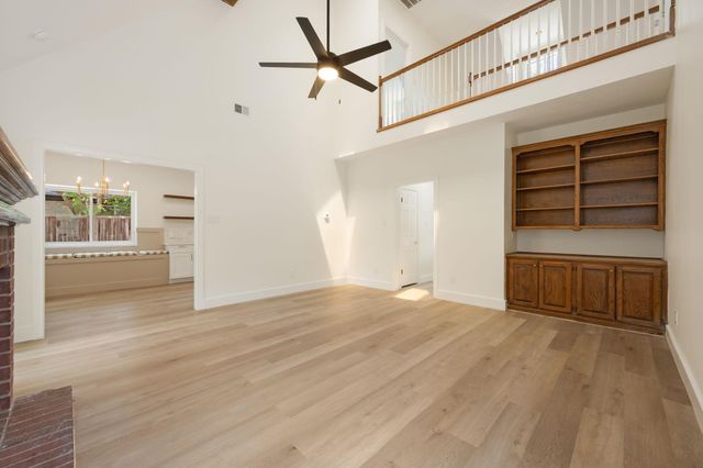 1102 Twin Creek DR, Pflugerville, TX 78660