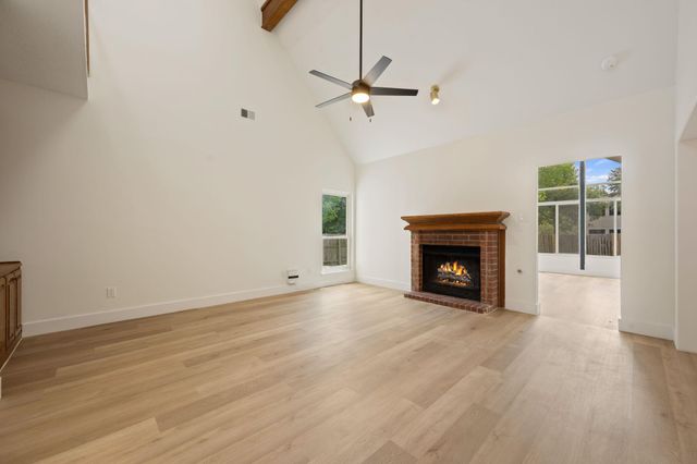 1102 Twin Creek DR, Pflugerville, TX 78660