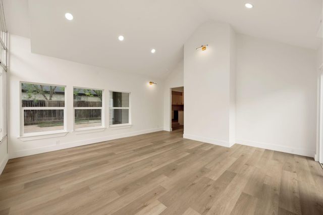 1102 Twin Creek DR, Pflugerville, TX 78660