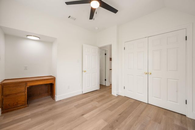 1102 Twin Creek DR, Pflugerville, TX 78660