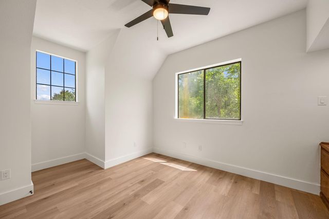 1102 Twin Creek DR, Pflugerville, TX 78660
