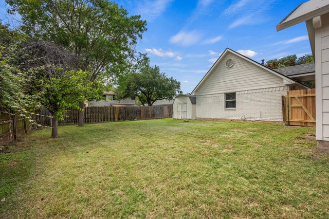 1102 Twin Creek DR, Pflugerville, TX 78660