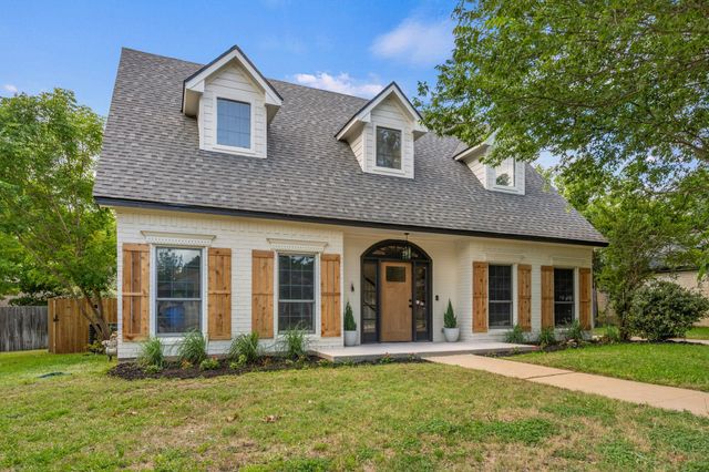 1102 Twin Creek DR, Pflugerville, TX 78660