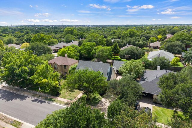 1102 Twin Creek DR, Pflugerville, TX 78660