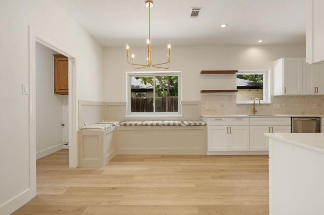 1102 Twin Creek DR, Pflugerville, TX 78660