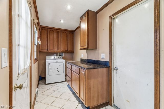 7439 State Route 43, Kent, OH 44240