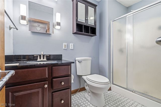 7439 State Route 43, Kent, OH 44240
