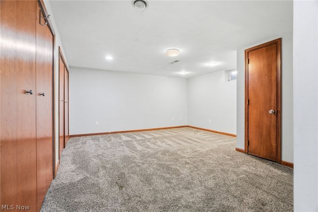 7439 State Route 43, Kent, OH 44240
