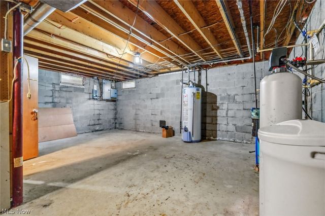 7439 State Route 43, Kent, OH 44240