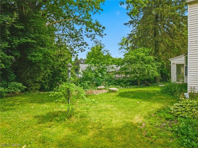 7439 State Route 43, Kent, OH 44240