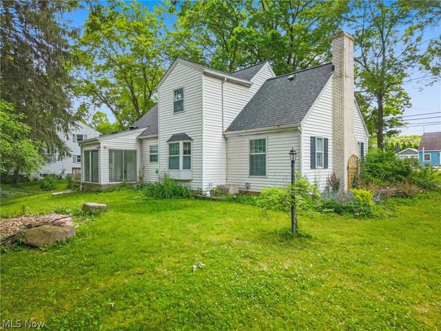 7439 State Route 43, Kent, OH 44240