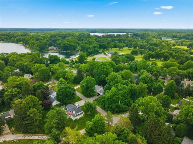 7439 State Route 43, Kent, OH 44240