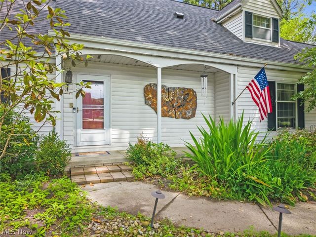 7439 State Route 43, Kent, OH 44240