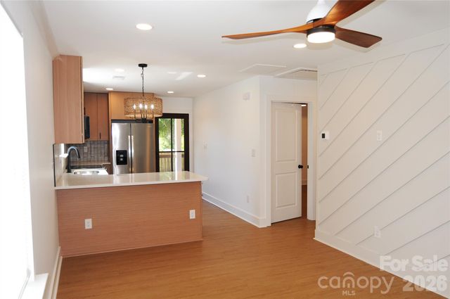 105 W 6th Avenue, Gastonia, NC 28052