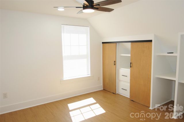 105 W 6th Avenue, Gastonia, NC 28052