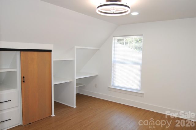 105 W 6th Avenue, Gastonia, NC 28052