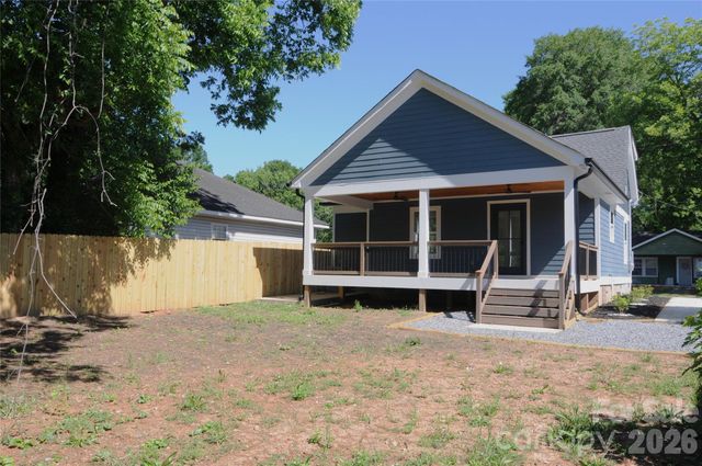 105 W 6th Avenue, Gastonia, NC 28052