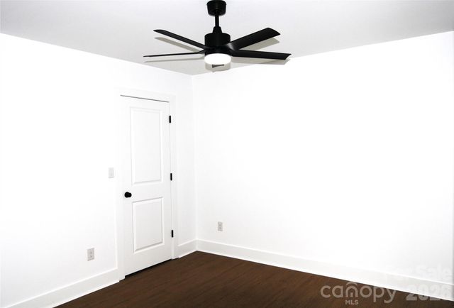105 W 6th Avenue, Gastonia, NC 28052