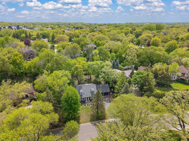 9888 Oak Shore Drive, Lakeville, MN 55044