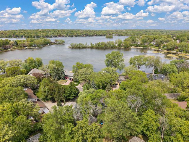 9888 Oak Shore Drive, Lakeville, MN 55044
