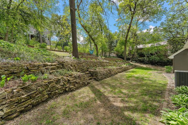 9888 Oak Shore Drive, Lakeville, MN 55044