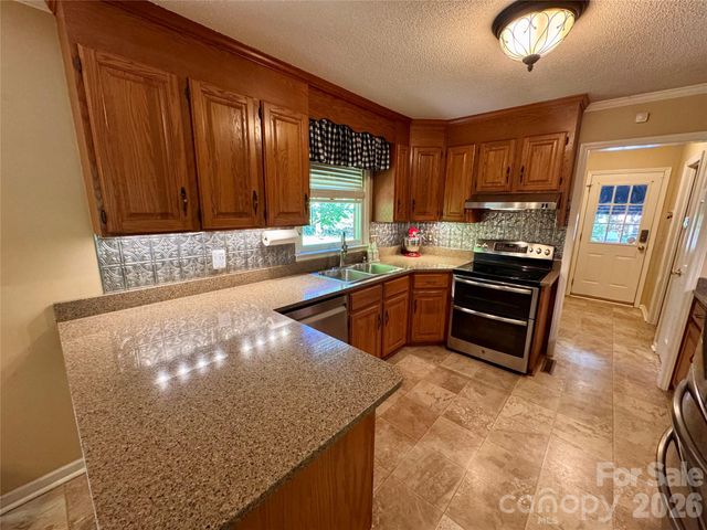 196 Flint Ridge Drive, Concord, NC 28025