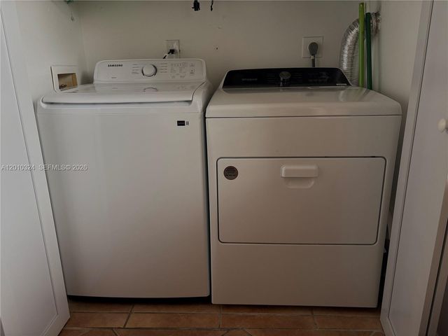 5424 Gate Lake Rd 5424, Tamarac, FL 33319