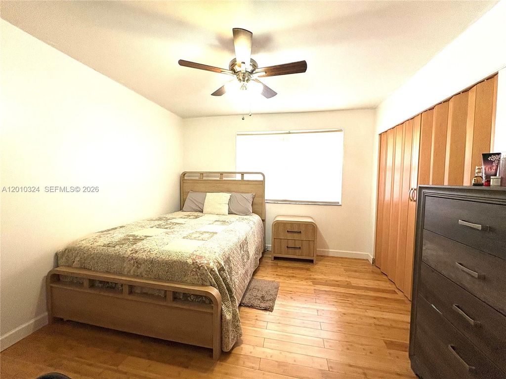 5424 Gate Lake Rd 5424, Tamarac, FL 33319