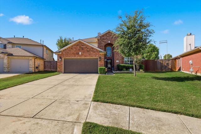 310 Salsbury Drive, Euless, TX 76040