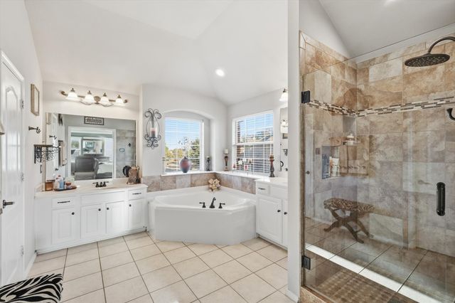 310 Salsbury Drive, Euless, TX 76040