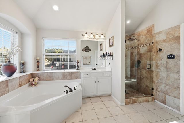 310 Salsbury Drive, Euless, TX 76040