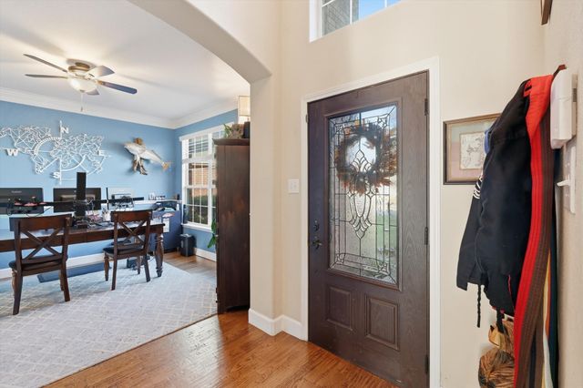 310 Salsbury Drive, Euless, TX 76040