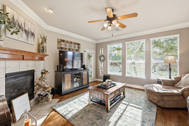 310 Salsbury Drive, Euless, TX 76040