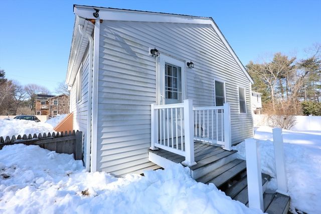 66 Coleman St, Abington, MA 02351