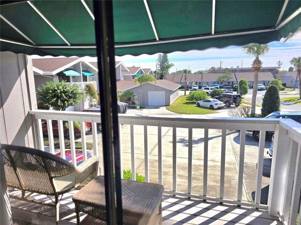 Image 14 of property listing at 113 LAGOON COURT, New Smyrna Beach, FL 32169
