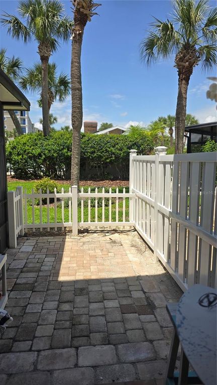 Image 28 of property listing at 113 LAGOON COURT, New Smyrna Beach, FL 32169