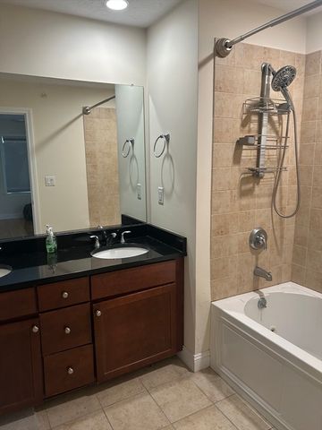 4 Reserve Way D, Burlington, MA 01803