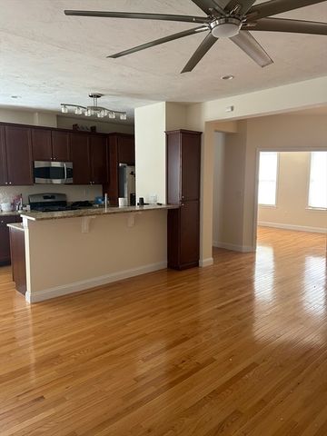 4 Reserve Way D, Burlington, MA 01803