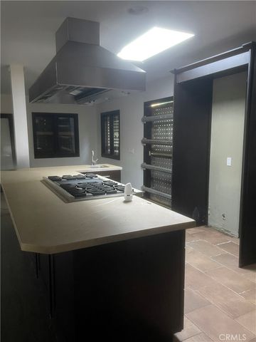 9275 Flicker, Los Angeles, CA 90069