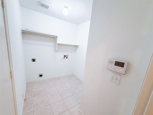 1737 White Feather Lane, Fort Worth, TX 76131