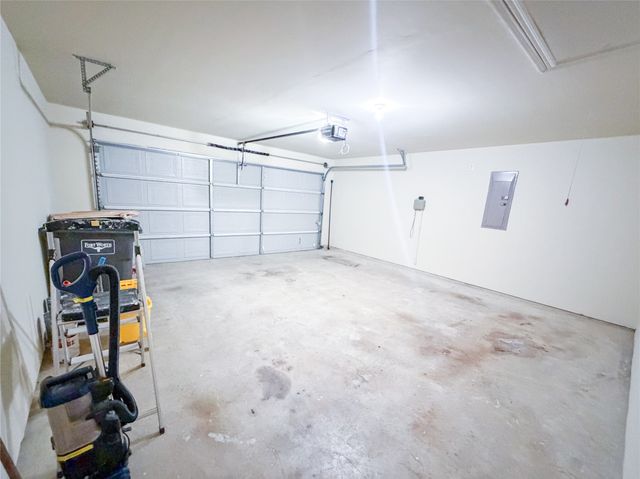 1737 White Feather Lane, Fort Worth, TX 76131