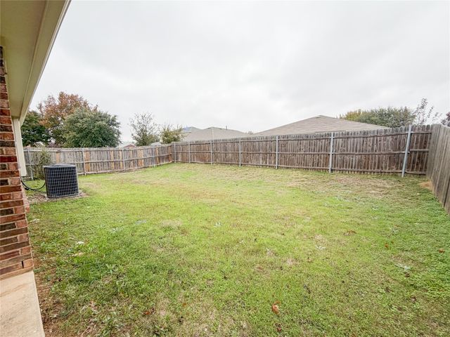 1737 White Feather Lane, Fort Worth, TX 76131